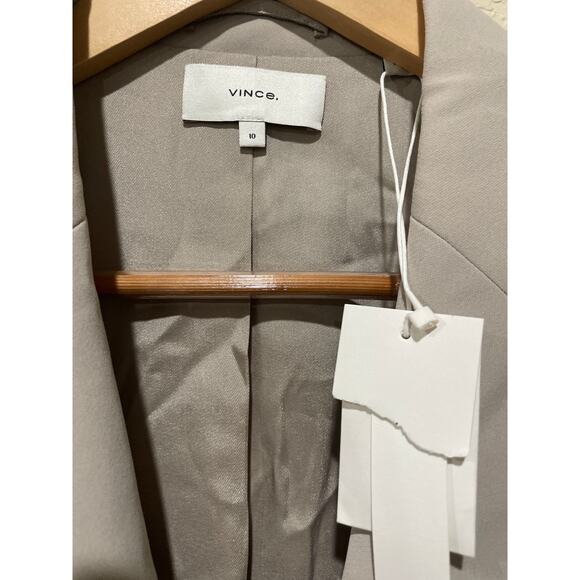 Vince Crepe Double-Breasted Blazer Size 10 - Picture 8 of 9